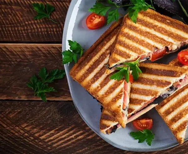 سرو ساندویچ با نون تست و راهنمای جامع راه اندازی اسنک فروشی 9857893453