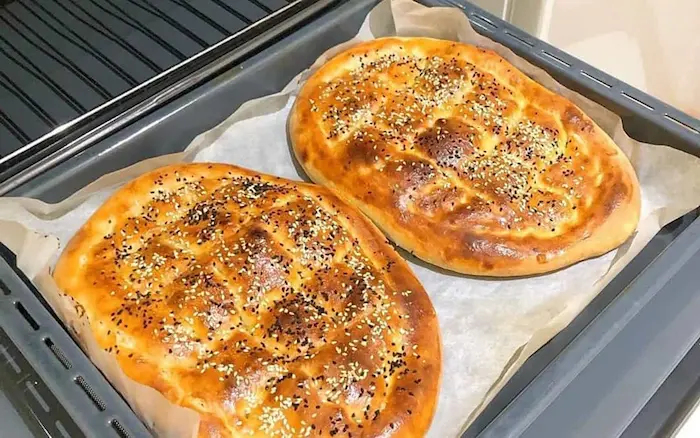 نان شیرمال خانگی دیزاین شده با سیاه دانه46854564120