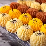 شیرینی بهشتی دیزاین شده با سیاهدانه تازه پخته شده 65456441