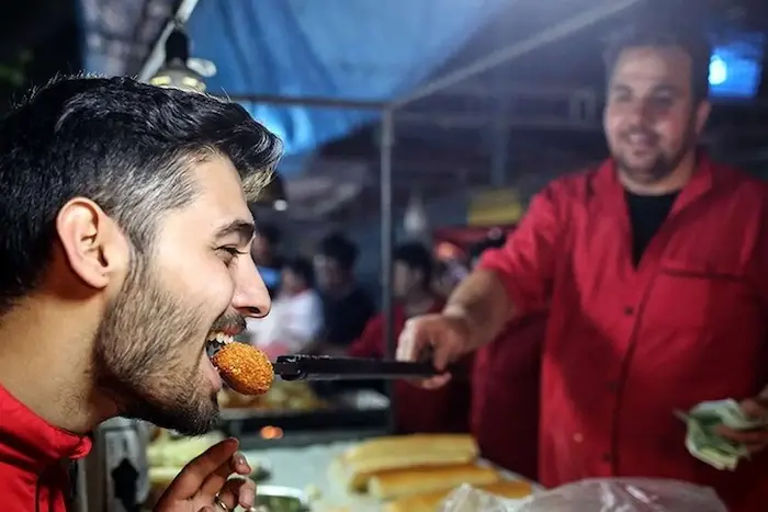فلافلی سیار خیابانی و ارتباط با مشتری 569954