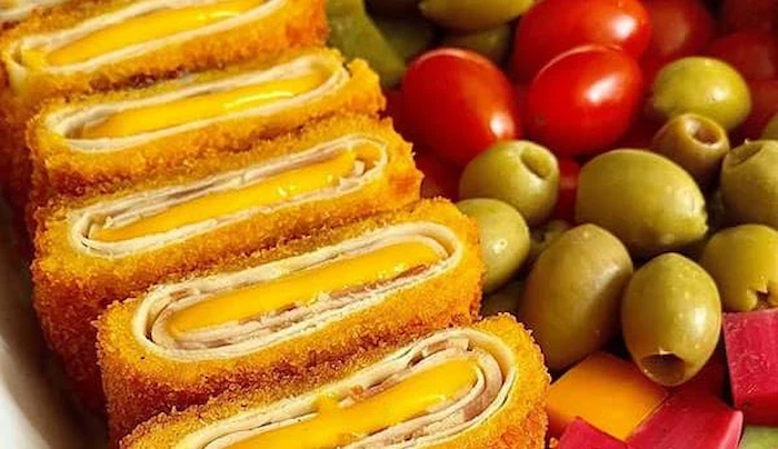 رول مرغ سوخاری با پنیز گودا 54544653120