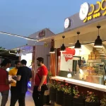 فروش غذای خانگی در خیابان در فودتراک 65445410