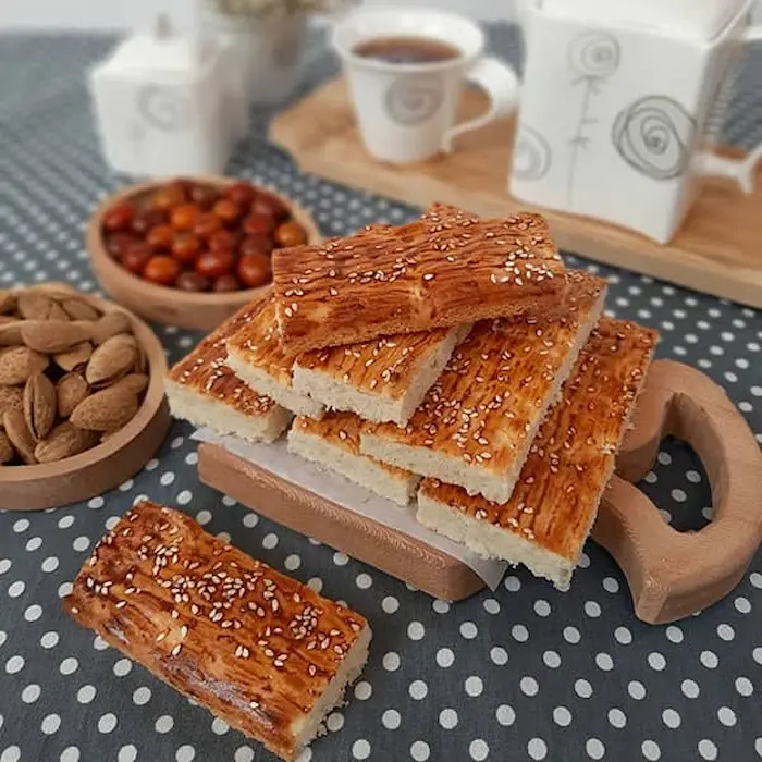 نان قندی نرم و لطیف برش خورده شده 6514564640