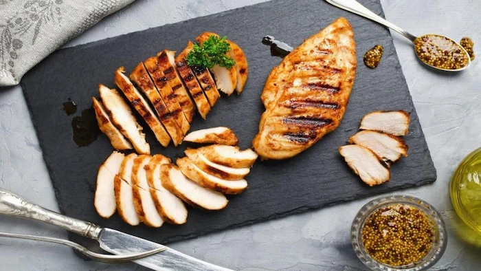 سرو مرغ گریل شده 59674698