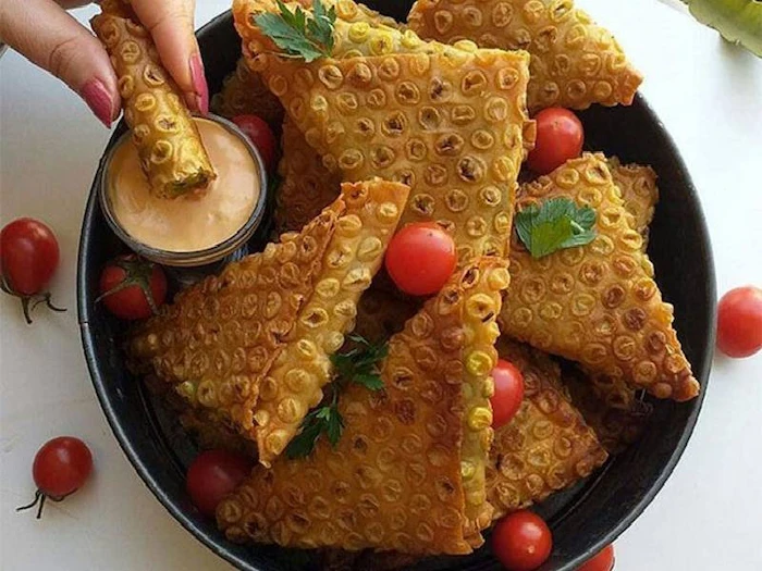 سمبوسه دیزاین شده با گوجه 56485648510