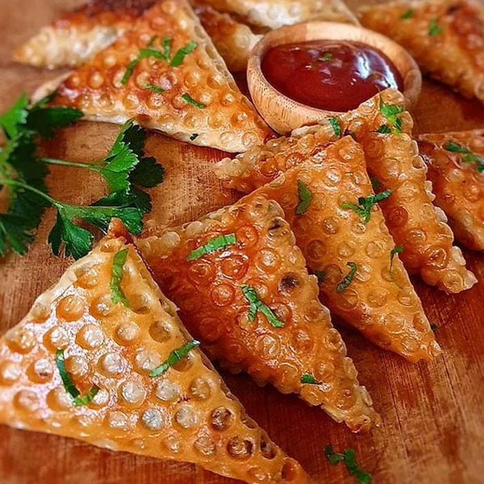 سمبوسه جعفری تازه پخته شده در فر 65465845410