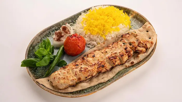 کوبیده مرغ رستورانی همراه با پلو 5645454