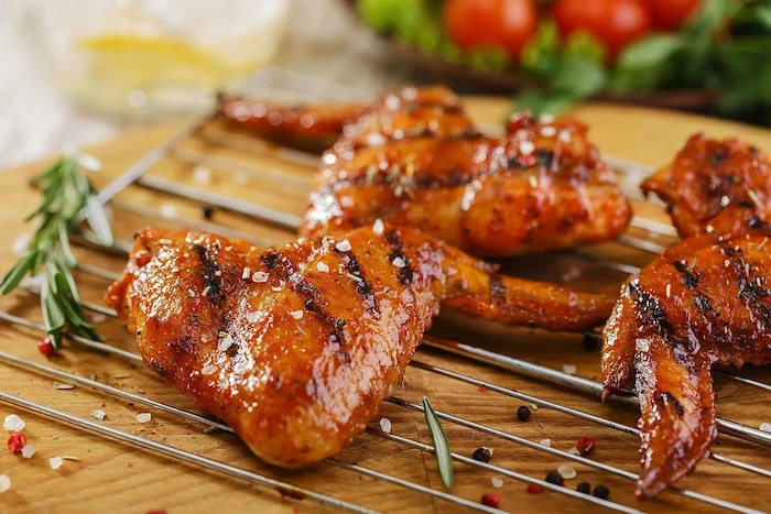 گریل کردن بال مرغ 68541854