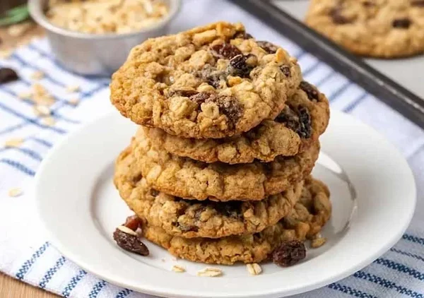 بیسکویت و کوکی رژیمی با شیره خرما 54786465410