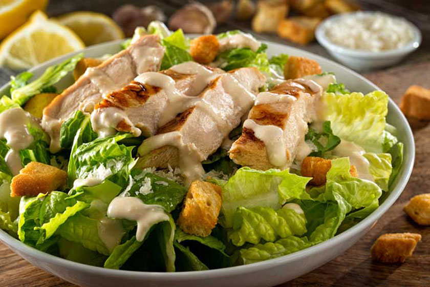 سالاد سزار با مرغ گریل 5436534534