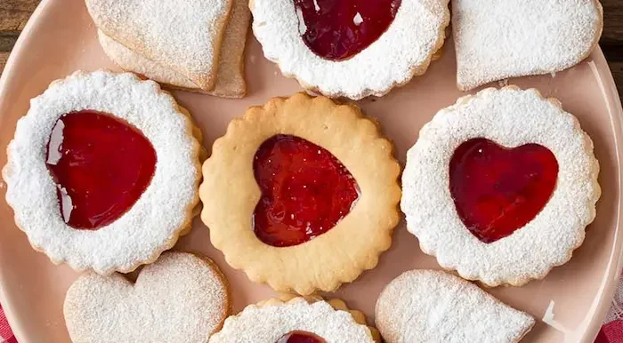 شیرینی انگشتی ایتالیایی دیزاین شده با پودر نارگیل 35454100