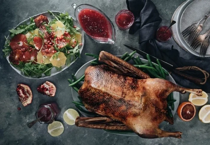 اردک شکم پر با دانه های انار 5454506540