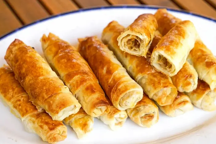 بورک خانگی تازه پخته شده در فر 3235456450