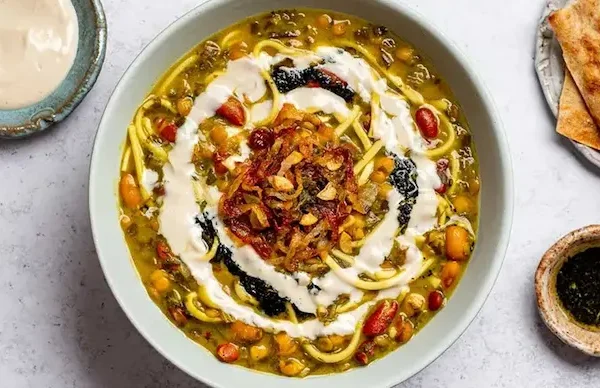 آش رشته خانگی دیزاین شده با کشک 3654564750