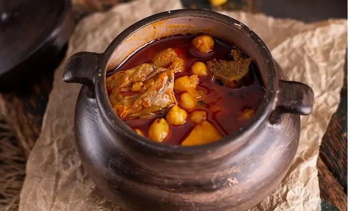 دیزی گرم تازه پخته شده در رستوران 57575758