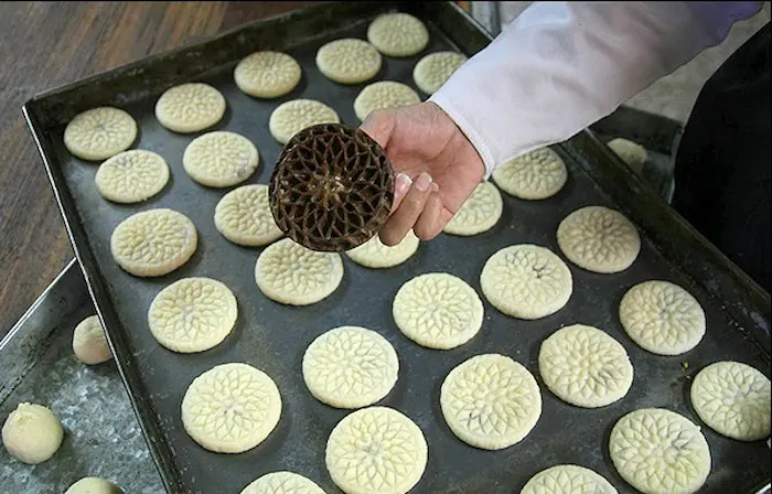 تجهیزات برای پخت شیرینی سنتی 345345323423