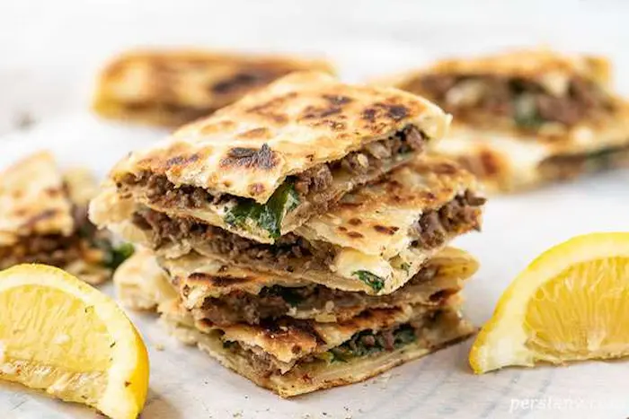 نان گوزلمه پر شده با مواد میانی 34156410