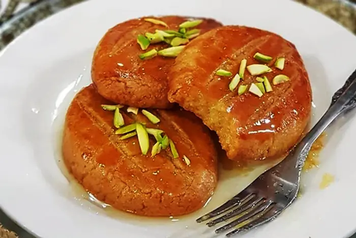 شیرینی شکر پاره با خلال پسته 545641