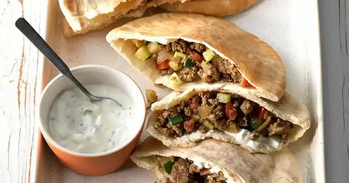 نان پیتا شکم پر با گوشت چرخ کرده 554553450