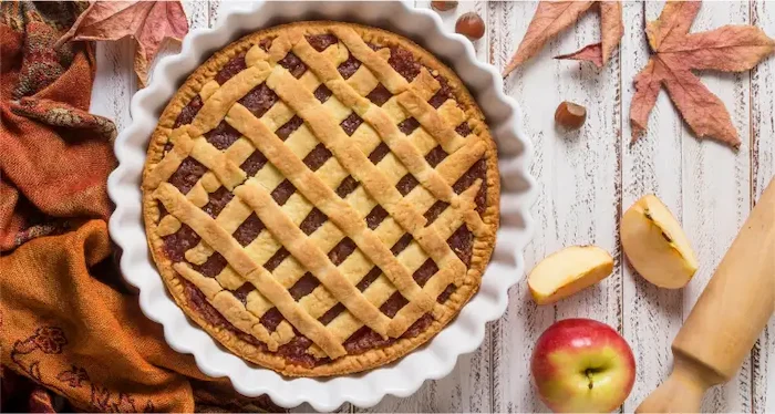 تارت تازه پخته شده در فر با خمیر خانگی 6346545640