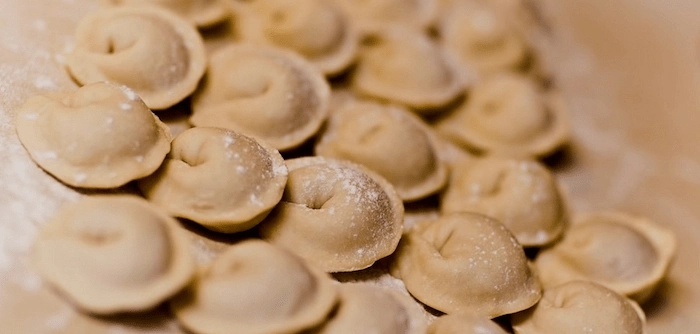 آماده سازی خمیر راویولی گوشت 5445442