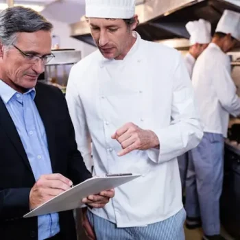 مدیر رستوران و برنامه ریزی برای رستوران 6653454534