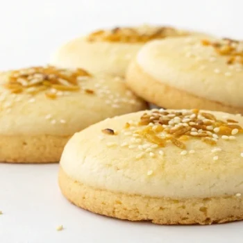 کلوچه با شیر خشک دیزاین شده با کنجد 2546540